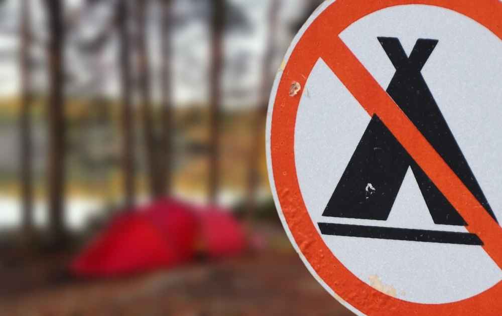 vad betyder campingförbud