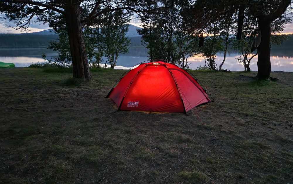 tält med lampa